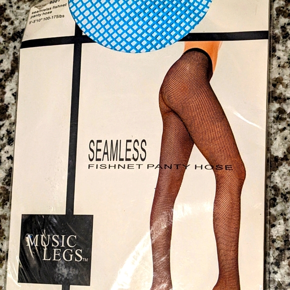 Fishnet Pantyhose - Picture 1 of 3